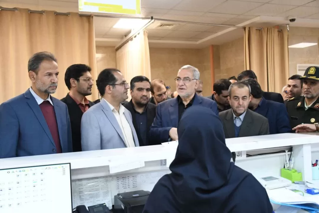 بازدید وزیر بهداشت از بیمارستان‌های بیرجند