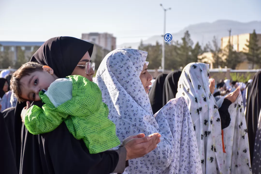 اقامه نماز عید سعید فطر در بیرجند۲