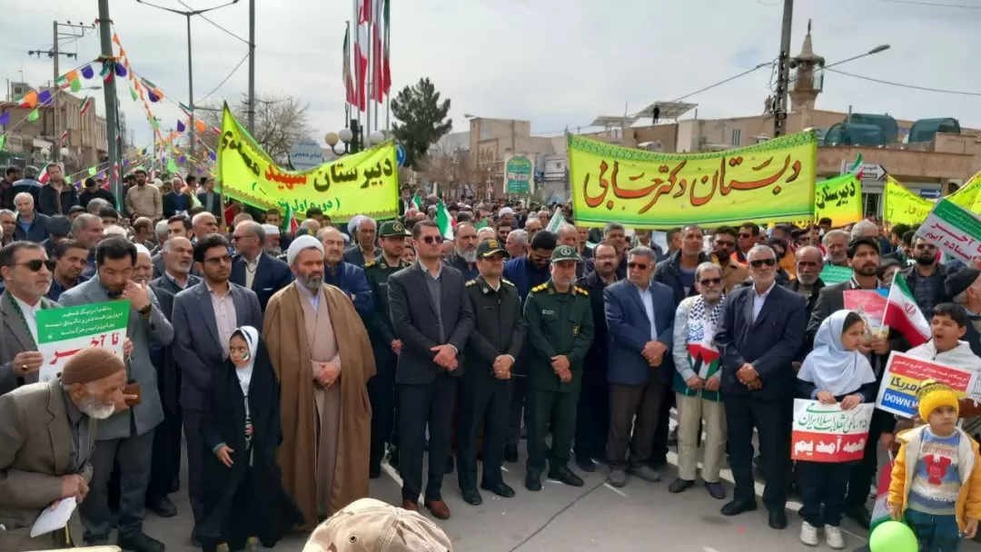 خروش مردم بشرویه و قاین جشن ۴۵سالگی انقلاب