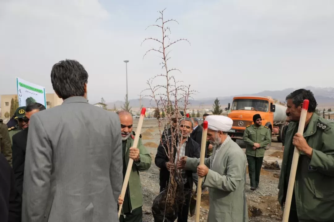 غرس نهال در سپاه استان خراسان جنوبی