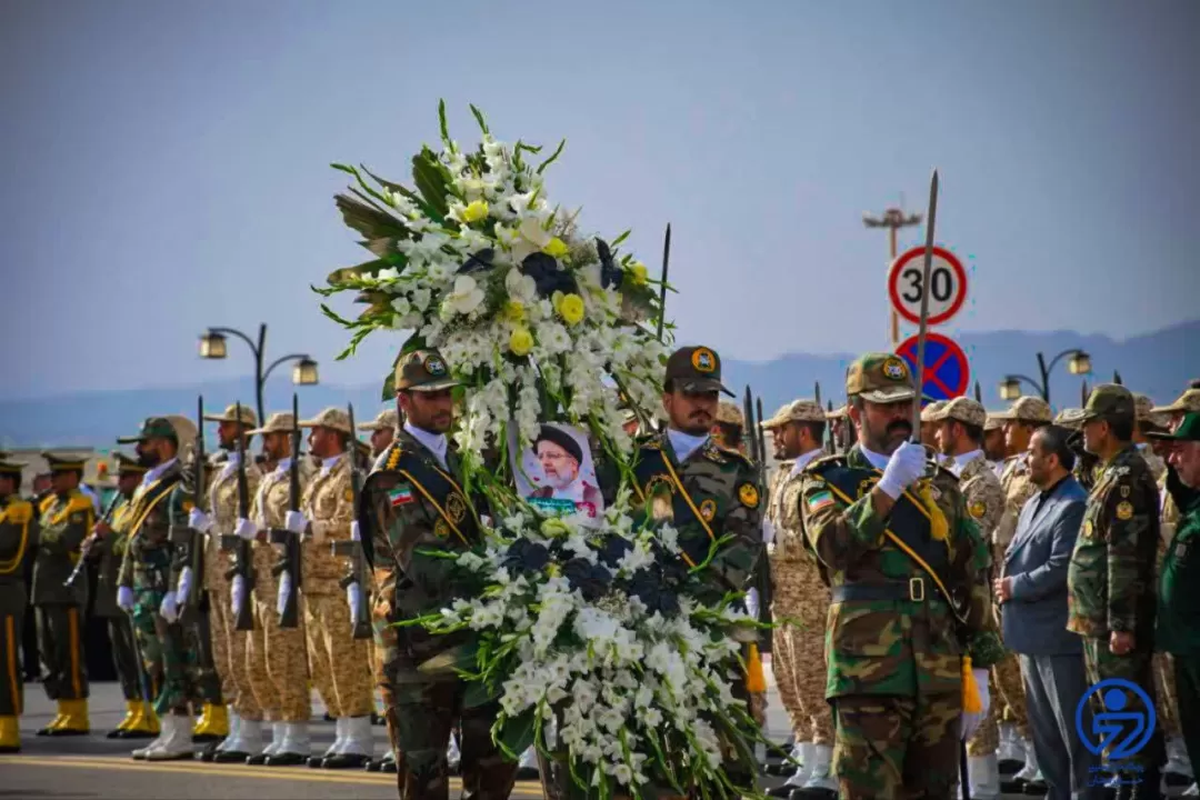 دیاردلسوختگان‌پیکر‌شهیدرئیسی‌رادرآغوش‌گرفتند