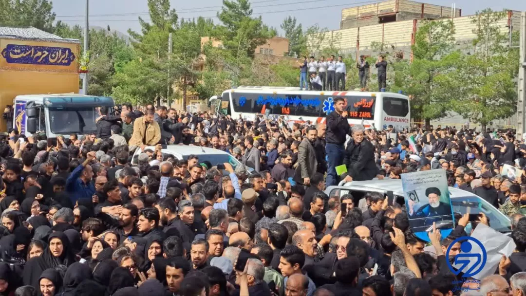 دیاردلسوختگان‌پیکر‌شهیدرئیسی‌رادرآغوش‌گرفتند