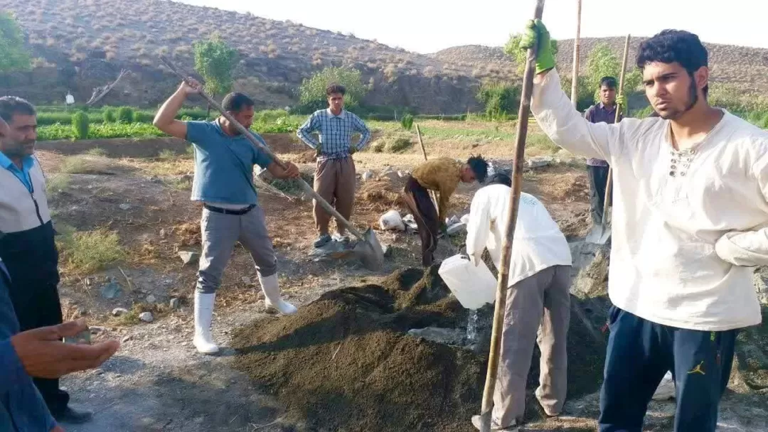 حضور متفاوت بخشدار سرداران در جمع دانشجویان جهادگر